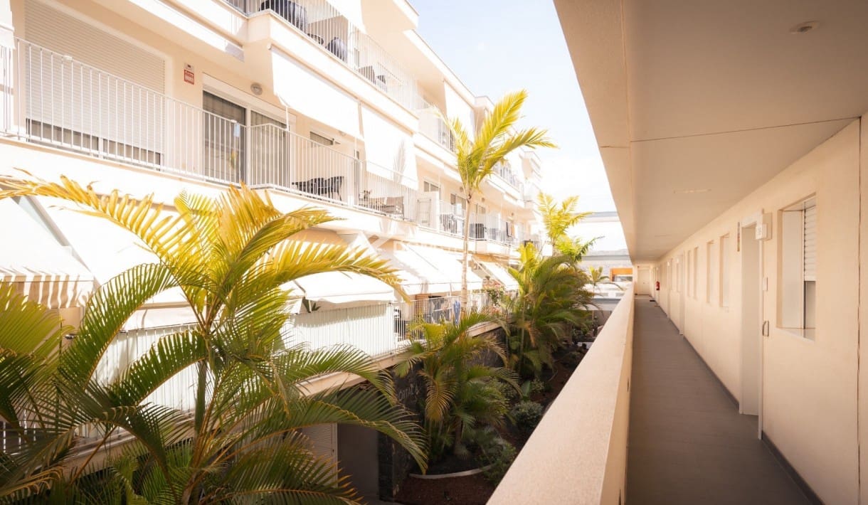 2 chambre Appartement à vendre à Adeje avec piscine garage - 380 000 € (Ref: 9431919)