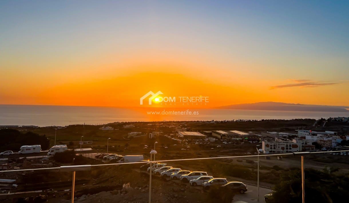 2 chambre Appartement à vendre à Adeje avec piscine garage - 380 000 € (Ref: 9431919)