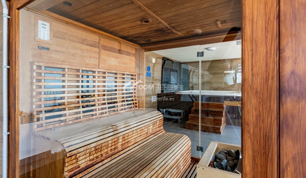 2 chambre Appartement à vendre à Adeje avec piscine garage - 380 000 € (Ref: 9431919)