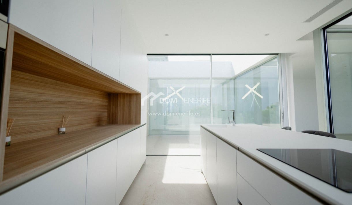 5 Zimmer Villa zu verkaufen in Costa Adeje mit Pool Garage - 2.700.000 € (Ref: 9436526)