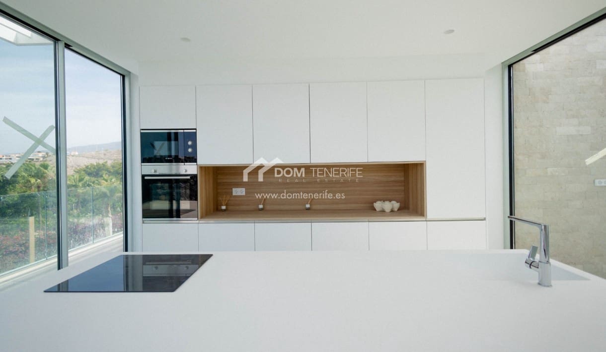 5 Zimmer Villa zu verkaufen in Costa Adeje mit Pool Garage - 2.700.000 € (Ref: 9436526)