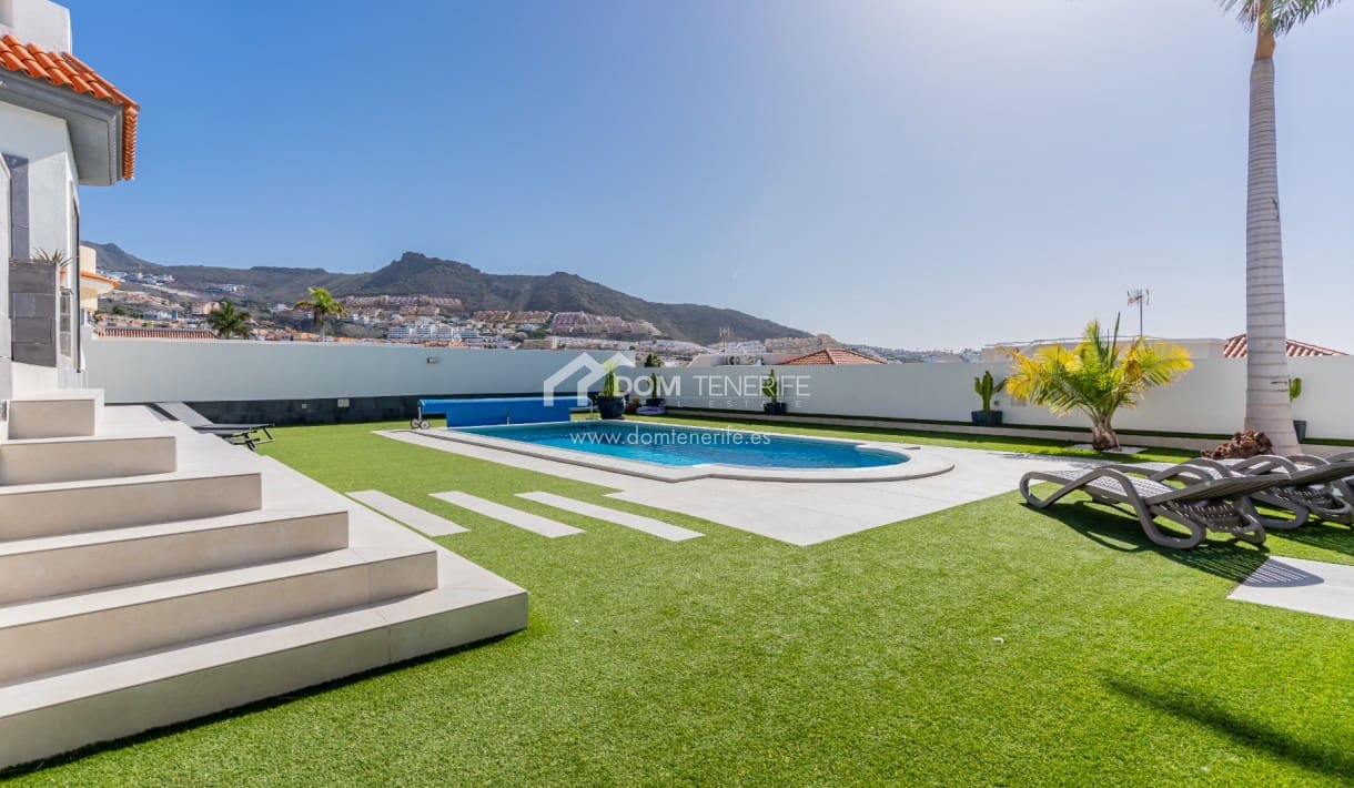 5 Zimmer Villa zu verkaufen in El Madronal mit Pool Garage - 1.830.000 € (Ref: 9443786)