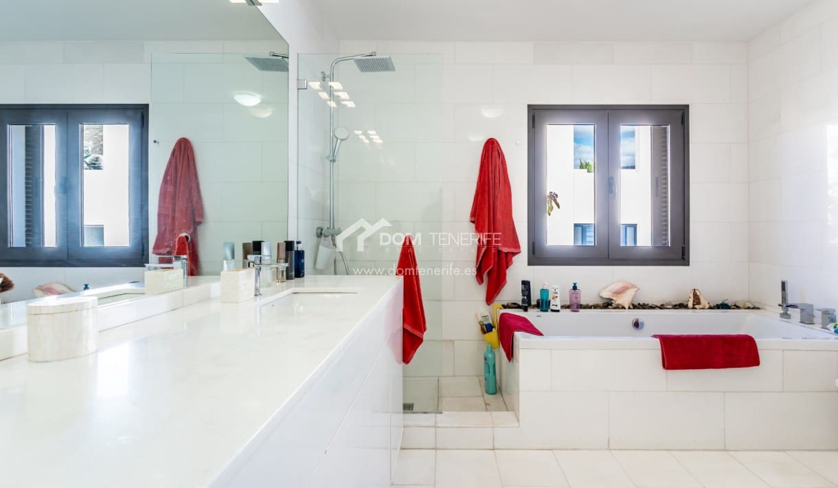 5 soveværelse Villa til salg i El Madronal med swimmingpool - € 2.730.000 (Ref: 9444606)