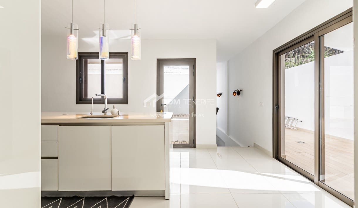 5 soveværelse Villa til salg i El Madronal med swimmingpool - € 2.730.000 (Ref: 9444606)