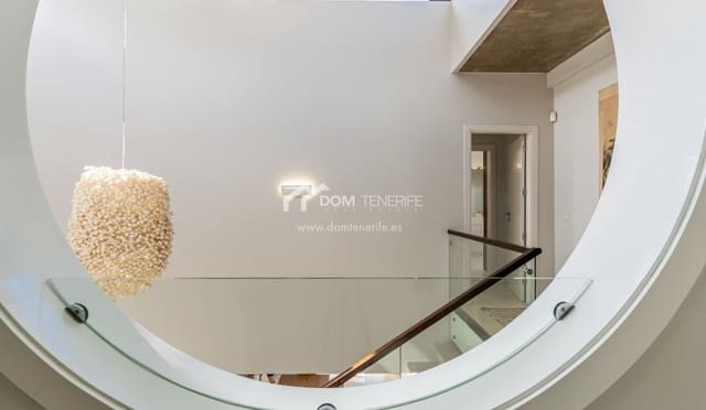 5 soveværelse Villa til salg i El Madroñal, Adeje med swimmingpool - € 2.730.000 (Ref: 9444606)