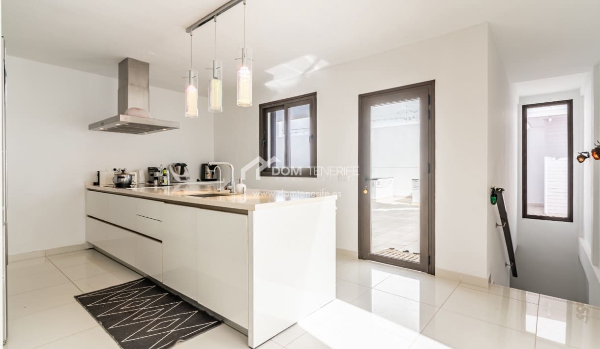 5 soveværelse Villa til salg i El Madronal med swimmingpool - € 2.730.000 (Ref: 9444606)