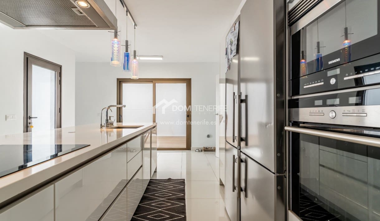 5 soveværelse Villa til salg i El Madronal med swimmingpool - € 2.730.000 (Ref: 9444606)