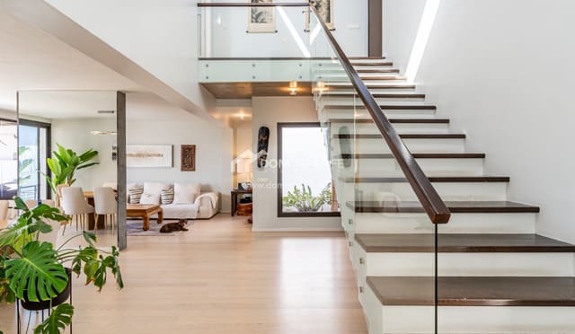 5 makuuhuone Huvila myytävänä paikassa El Madroñal, Adeje mukana uima-altaan - 2 625 000 € (Ref: 9444606)