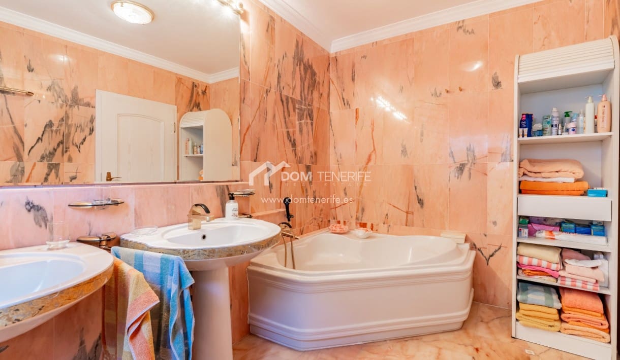 3 chambre Villa/Maison à vendre à Chayofa avec piscine garage - 990 000 € (Ref: 9474616)