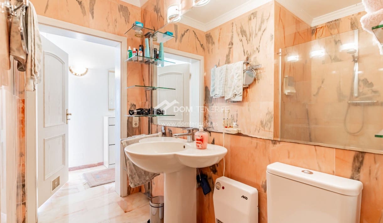 3 chambre Villa/Maison à vendre à Chayofa avec piscine garage - 990 000 € (Ref: 9474616)