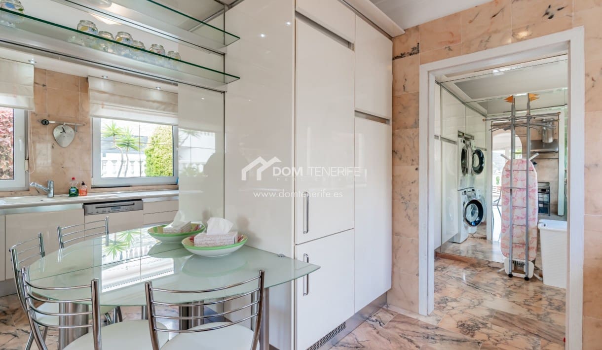 3 chambre Villa/Maison à vendre à Chayofa avec piscine garage - 990 000 € (Ref: 9474616)