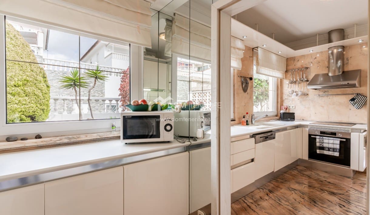 3 chambre Villa/Maison à vendre à Chayofa avec piscine garage - 990 000 € (Ref: 9474616)