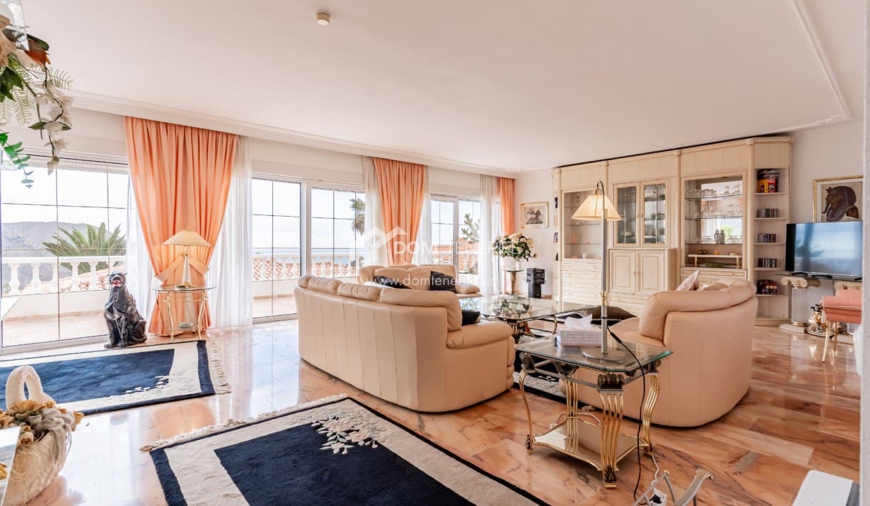 3 chambre Villa/Maison à vendre à Chayofa avec piscine garage - 990 000 € (Ref: 9474616)