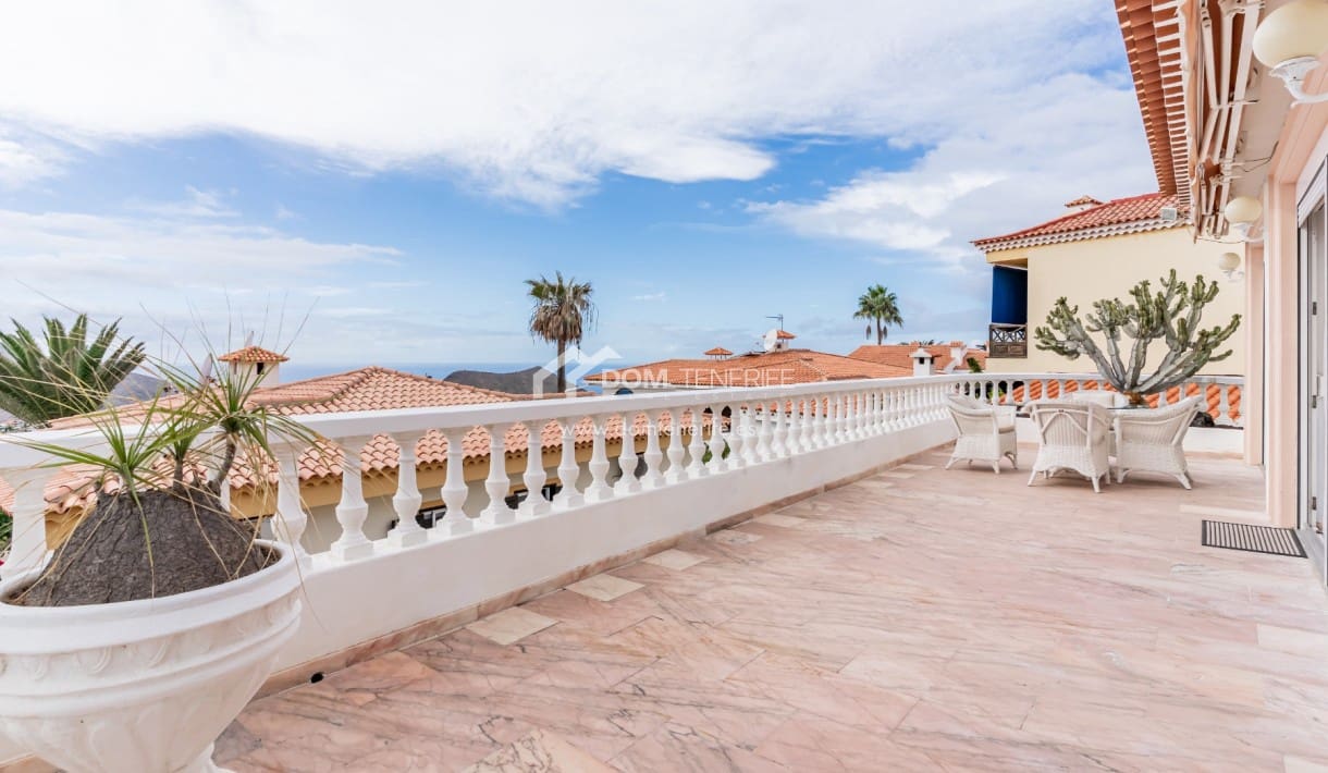 3 chambre Villa/Maison à vendre à Chayofa avec piscine garage - 990 000 € (Ref: 9474616)