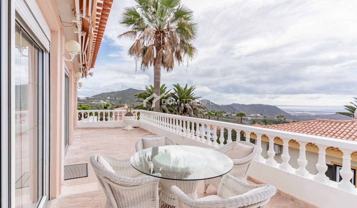 3 chambre Villa/Maison à vendre à Chayofa avec piscine garage - 990 000 € (Ref: 9474616)