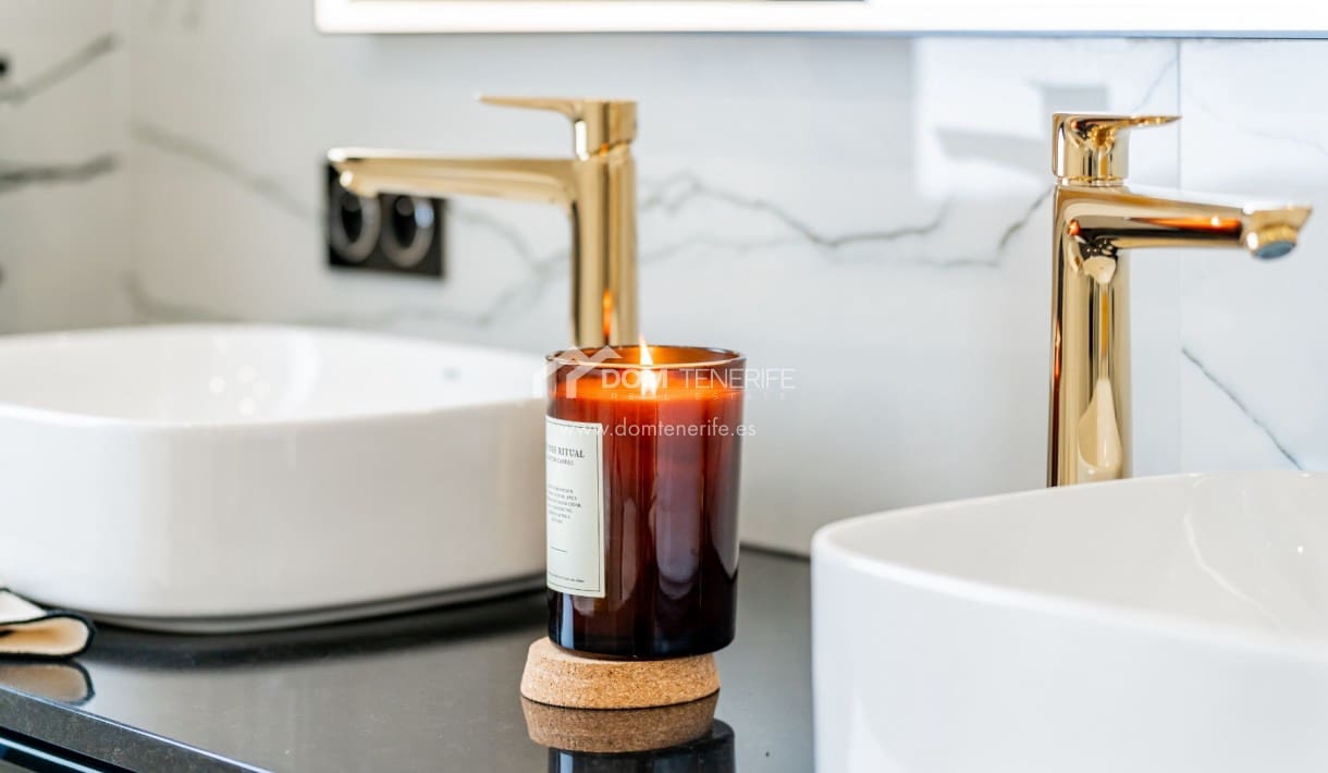 4 soveværelse Villa til salg i Costa Adeje med swimmingpool - € 2.600.000 (Ref: 9503553)