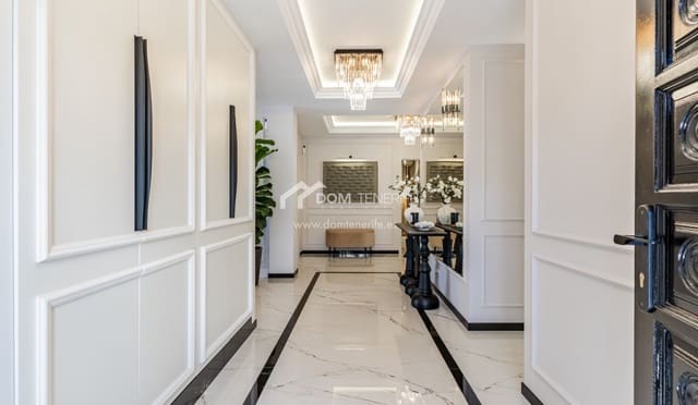 4 soveværelse Villa til salg i San Eugenio Alto, Adeje med swimmingpool - € 2.600.000 (Ref: 9503553)