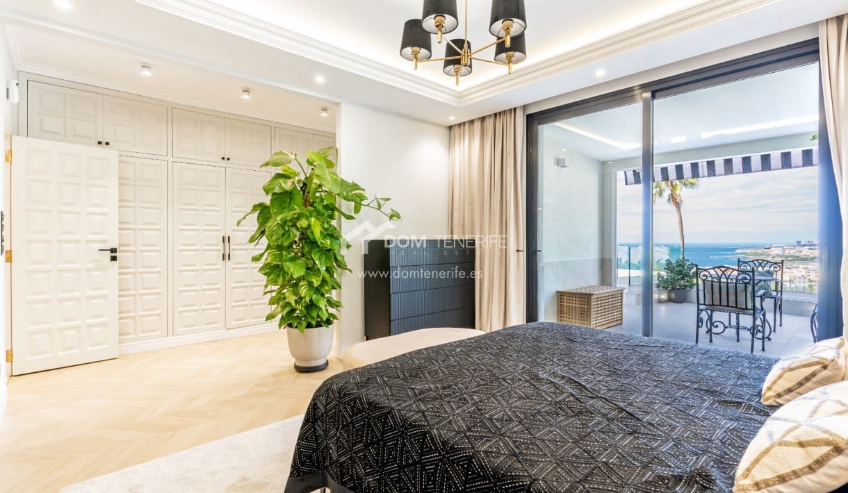 4 soveværelse Villa til salg i Costa Adeje med swimmingpool - € 2.600.000 (Ref: 9503553)