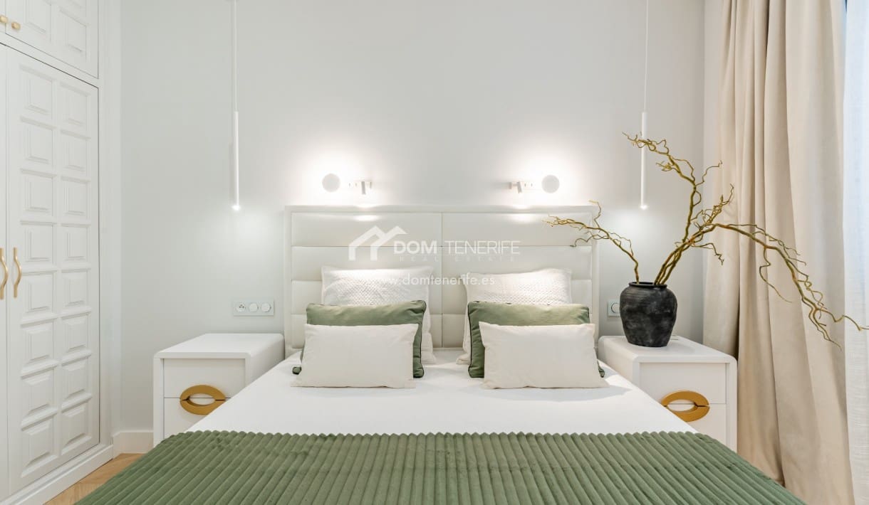 4 soveværelse Villa til salg i Costa Adeje med swimmingpool - € 2.600.000 (Ref: 9503553)