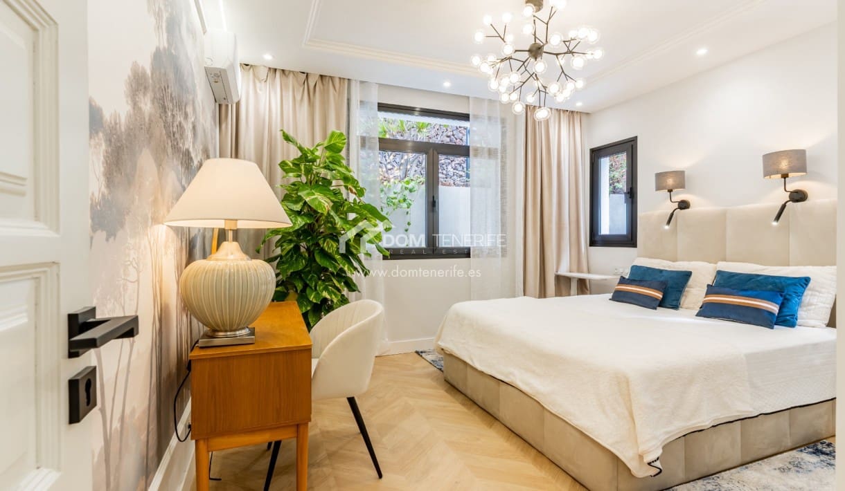 4 soveværelse Villa til salg i Costa Adeje med swimmingpool - € 2.600.000 (Ref: 9503553)