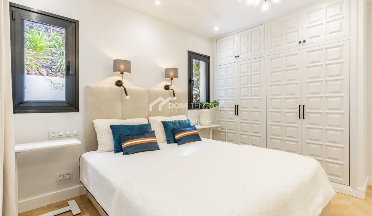 4 soveværelse Villa til salg i Costa Adeje med swimmingpool - € 2.600.000 (Ref: 9503553)