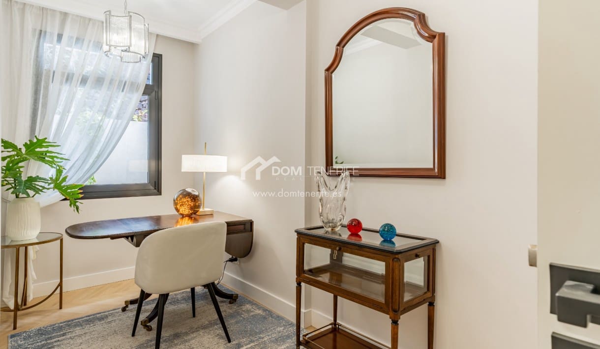 4 soveværelse Villa til salg i Costa Adeje med swimmingpool - € 2.600.000 (Ref: 9503553)