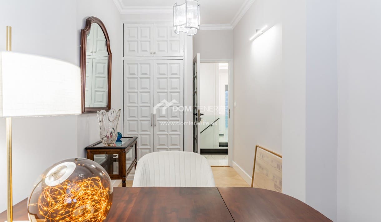 4 soveværelse Villa til salg i Costa Adeje med swimmingpool - € 2.600.000 (Ref: 9503553)