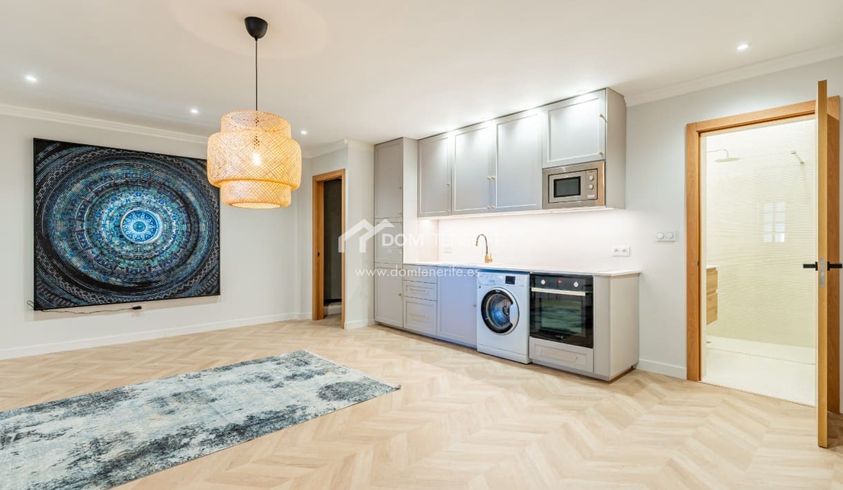 4 soveværelse Villa til salg i Costa Adeje med swimmingpool - € 2.600.000 (Ref: 9503553)