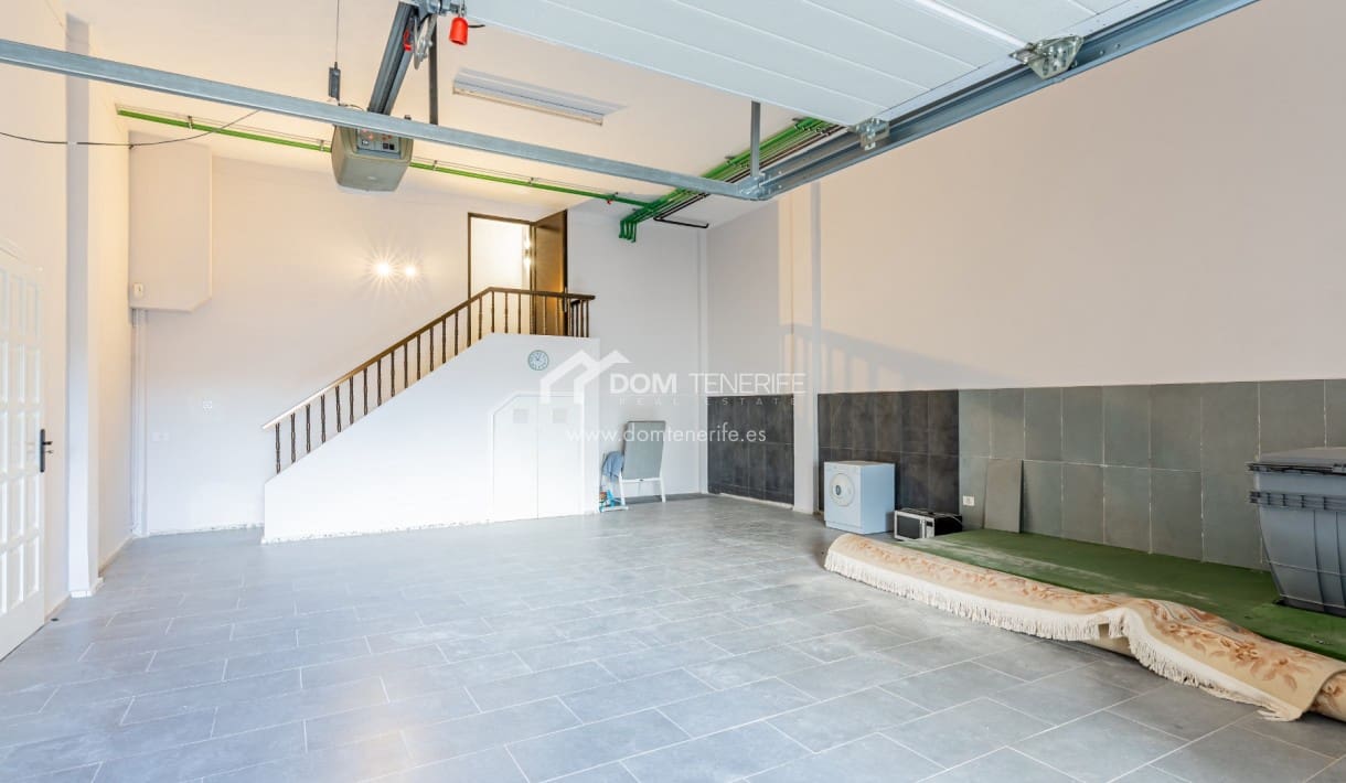 4 soveværelse Villa til salg i Costa Adeje med swimmingpool - € 2.600.000 (Ref: 9503553)