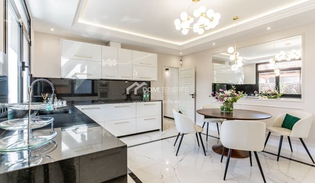 4 soveværelse Villa til salg i San Eugenio Alto, Adeje med swimmingpool - € 2.600.000 (Ref: 9503553)