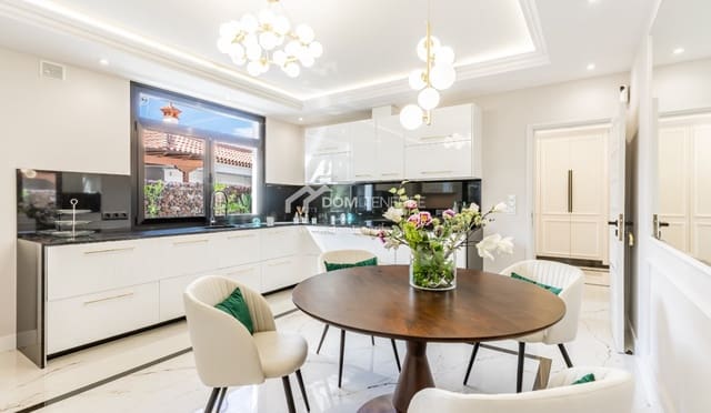 4 soveværelse Villa til salg i San Eugenio Alto, Adeje med swimmingpool - € 2.600.000 (Ref: 9503553)