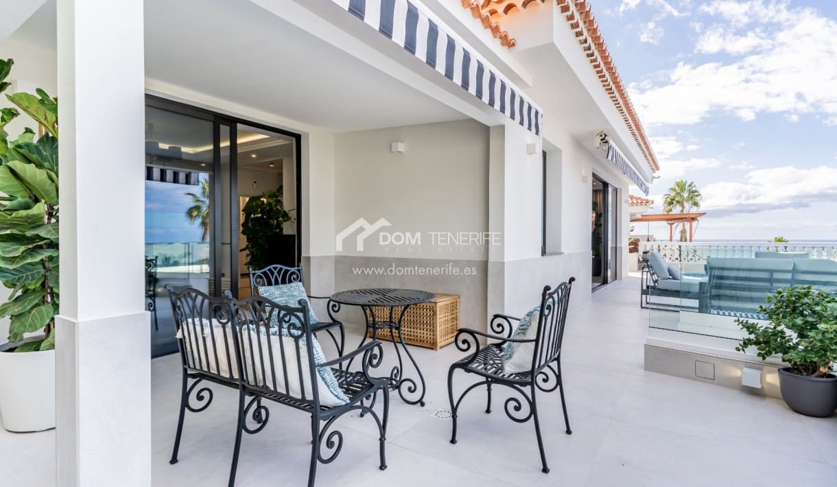 4 soveværelse Villa til salg i Costa Adeje med swimmingpool - € 2.600.000 (Ref: 9503553)