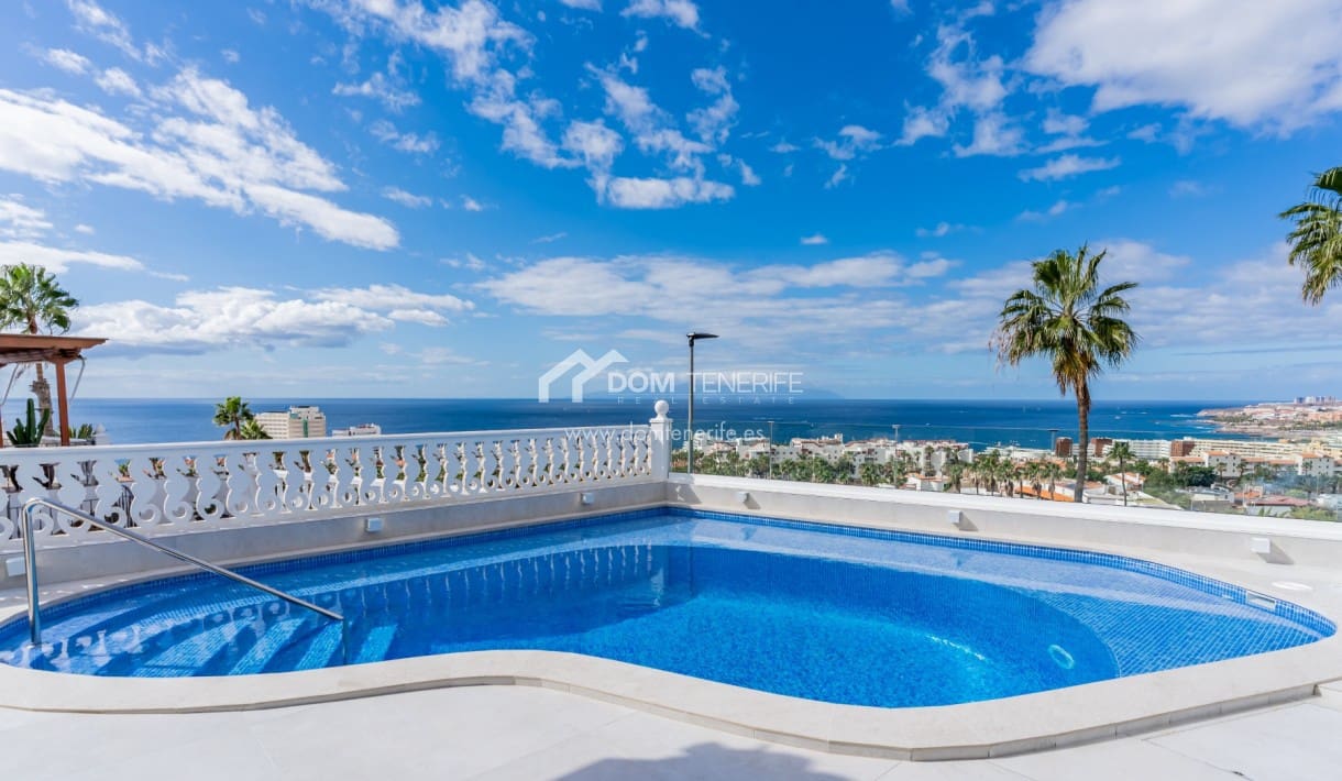 4 soveværelse Villa til salg i Costa Adeje med swimmingpool - € 2.600.000 (Ref: 9503553)