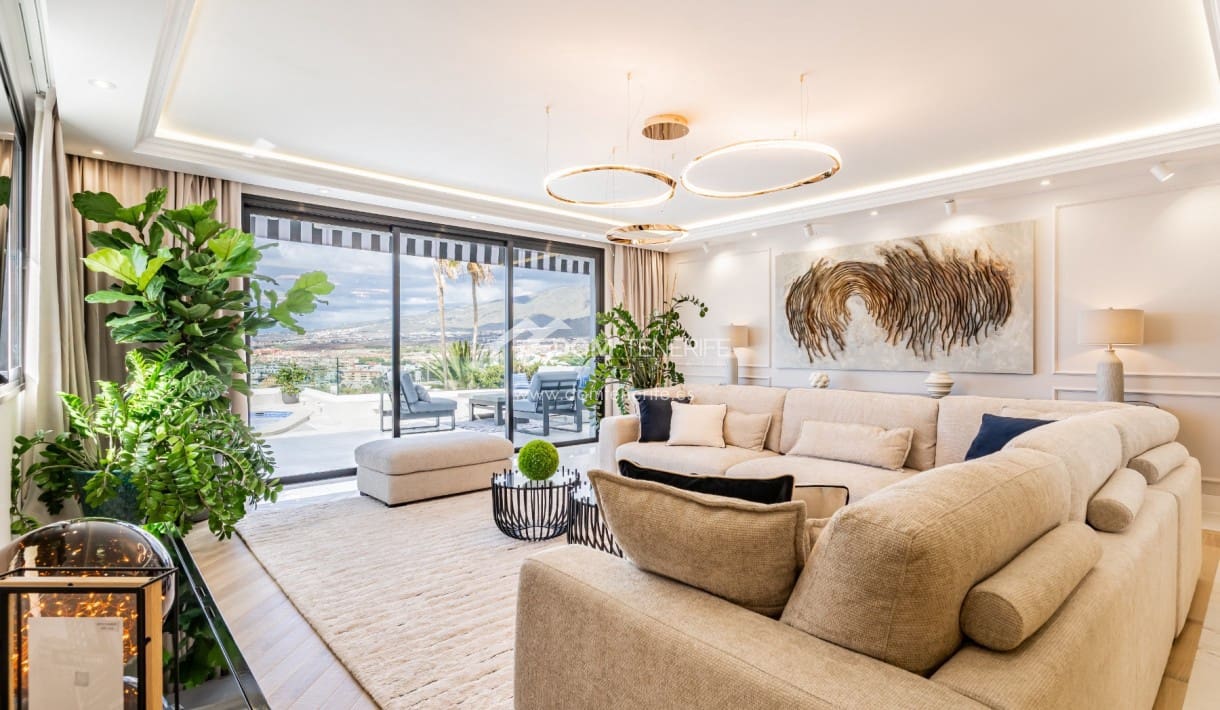 4 soveværelse Villa til salg i Costa Adeje med swimmingpool - € 2.600.000 (Ref: 9503553)