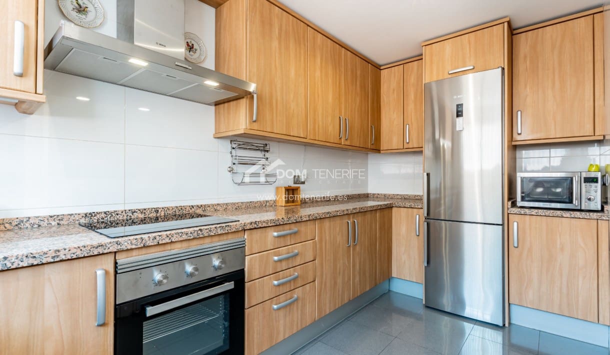 2 bedroom Townhouse for sale in Guia de Isora with pool garage - € 450,000 (Ref: 9525507)