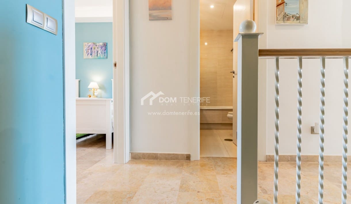 2 bedroom Townhouse for sale in Guia de Isora with pool garage - € 450,000 (Ref: 9525507)