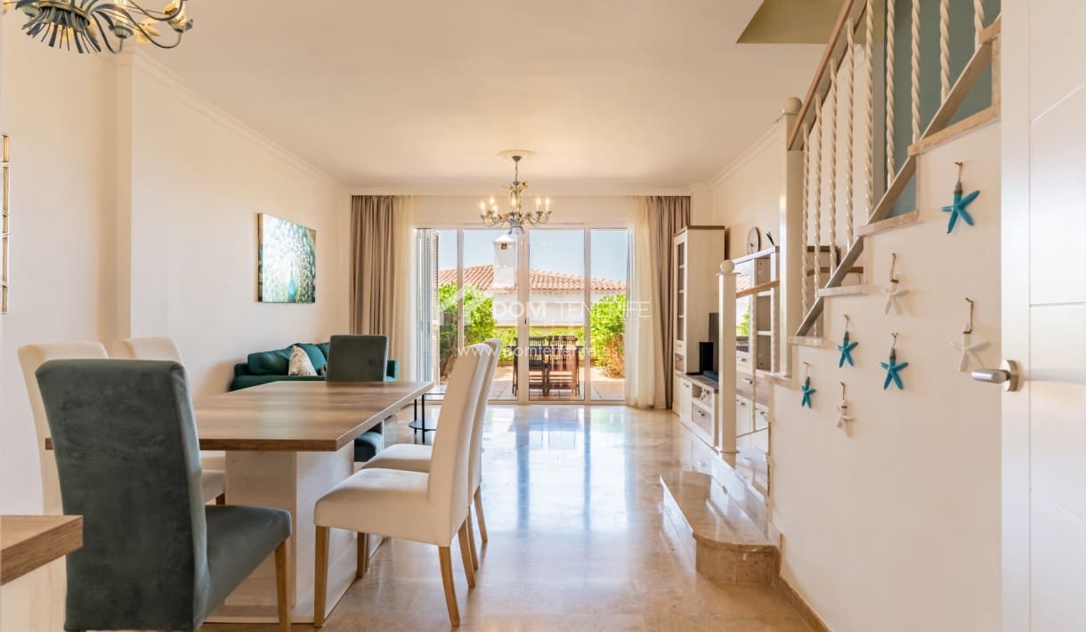 2 bedroom Townhouse for sale in Guia de Isora with pool garage - € 450,000 (Ref: 9525507)