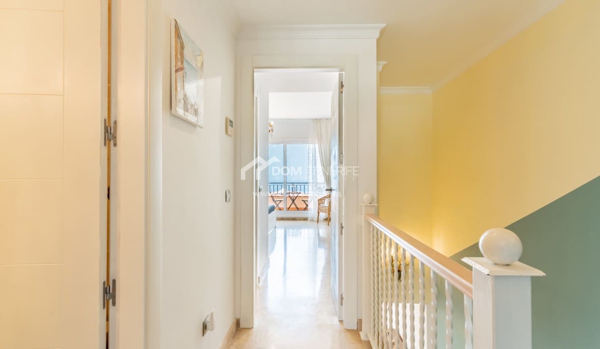 2 bedroom Townhouse for sale in Guia de Isora with pool garage - € 450,000 (Ref: 9525507)