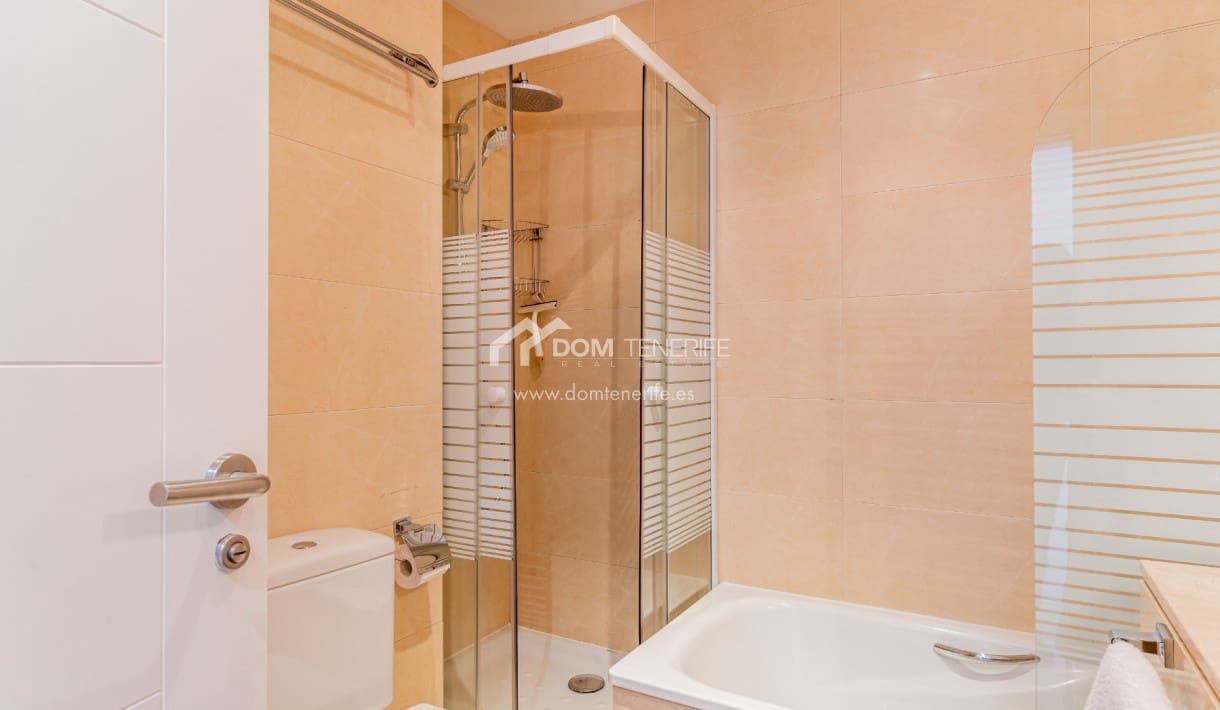 2 bedroom Townhouse for sale in Guia de Isora with pool garage - € 450,000 (Ref: 9525507)