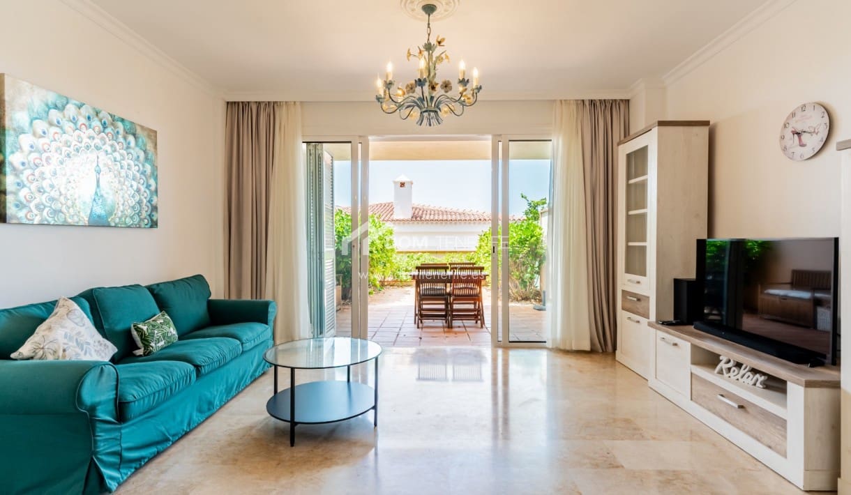 2 bedroom Townhouse for sale in Guia de Isora with pool garage - € 450,000 (Ref: 9525507)