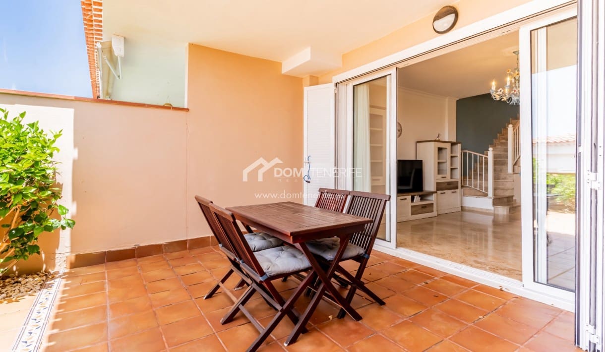 2 bedroom Townhouse for sale in Guia de Isora with pool garage - € 450,000 (Ref: 9525507)