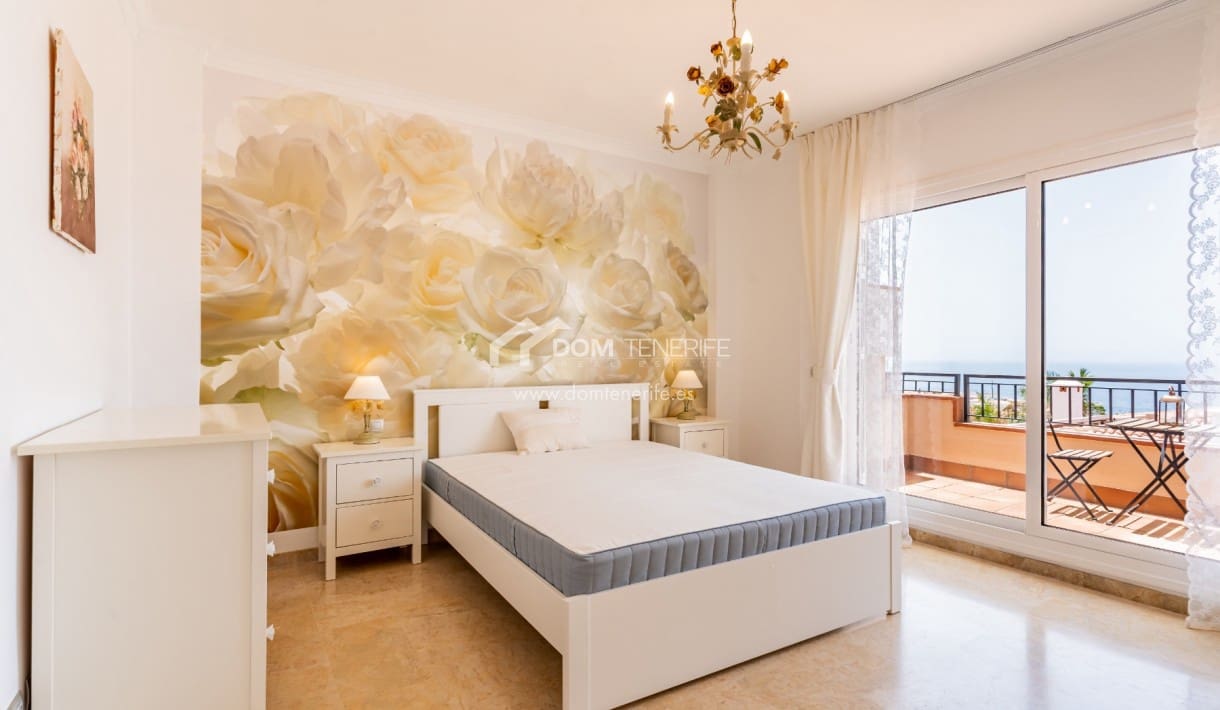 2 bedroom Townhouse for sale in Guia de Isora with pool garage - € 450,000 (Ref: 9525507)