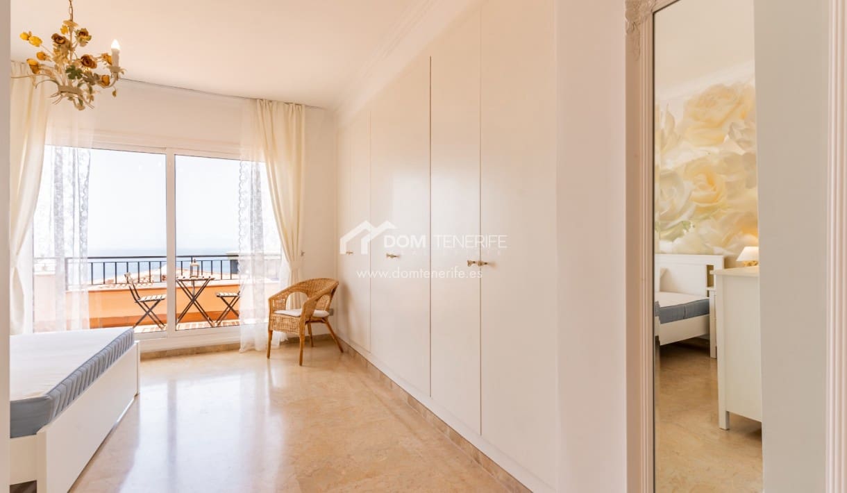 2 bedroom Townhouse for sale in Guia de Isora with pool garage - € 450,000 (Ref: 9525507)