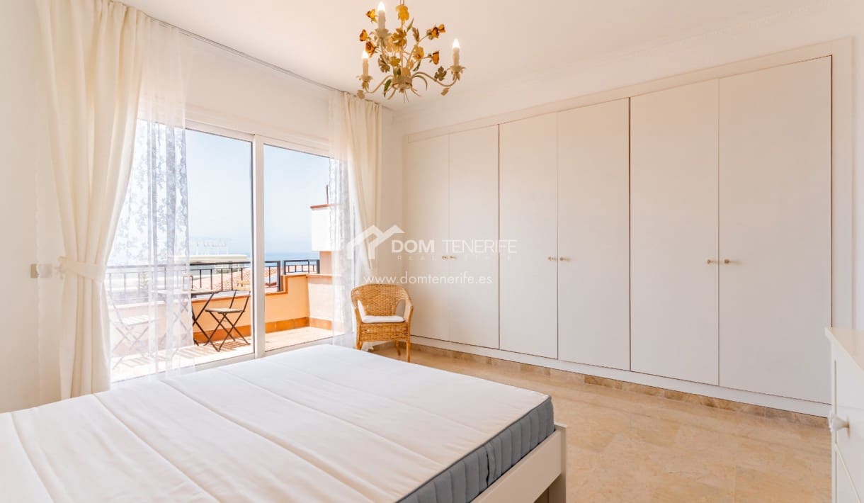 2 bedroom Townhouse for sale in Guia de Isora with pool garage - € 450,000 (Ref: 9525507)