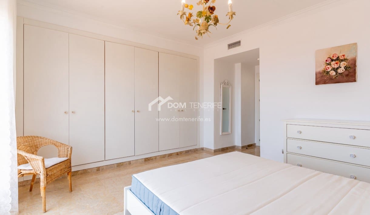 2 bedroom Townhouse for sale in Guia de Isora with pool garage - € 450,000 (Ref: 9525507)