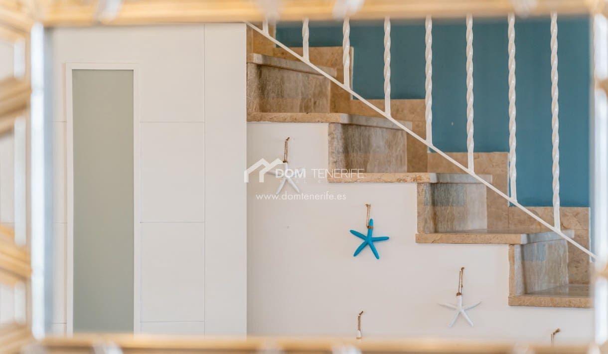 2 quarto Casa em Banda para venda em Guia de Isora com piscina garagem - 470 000 € (Ref: 9525507)