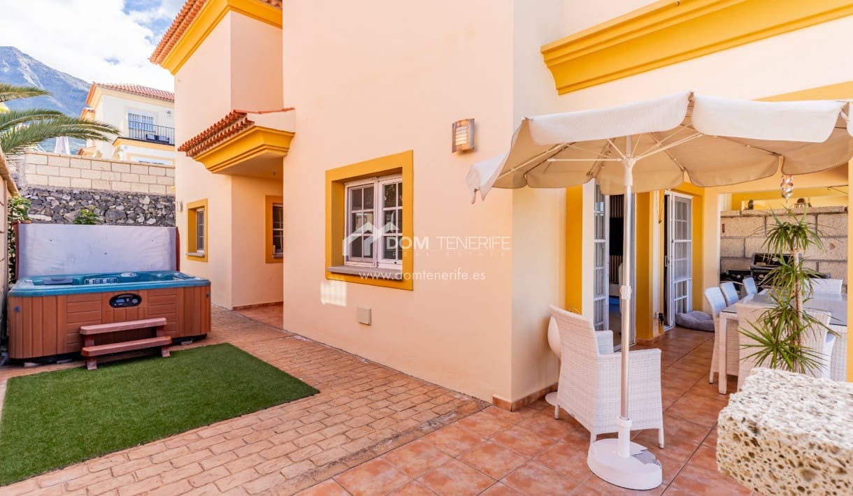 3 Zimmer Haus zu verkaufen in El Madronal mit Garage - 899.000 € (Ref: 9544104)