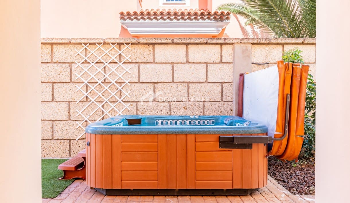 3 Zimmer Haus zu verkaufen in El Madronal mit Garage - 899.000 € (Ref: 9544104)