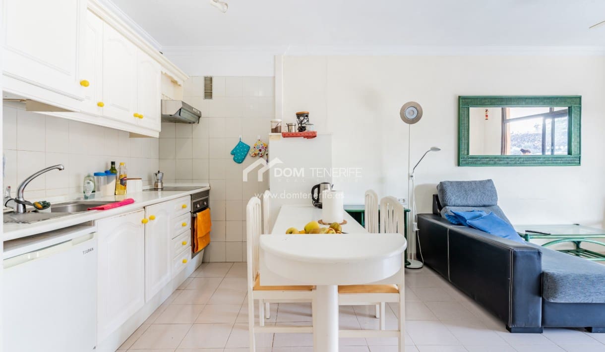 1 sovrum Lägenhet till salu i Puerto Santiago med pool - 235 000 € (Ref: 9547476)