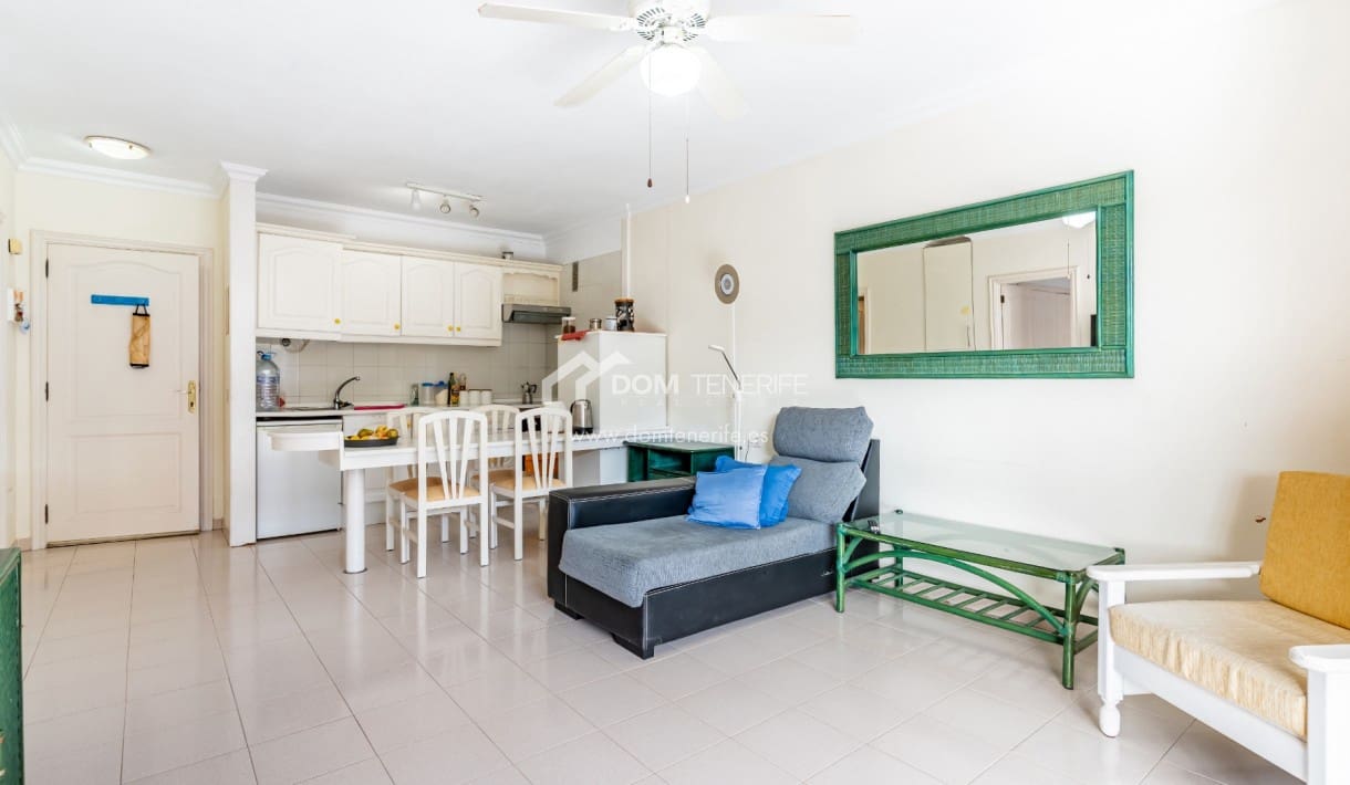 1 sovrum Lägenhet till salu i Puerto Santiago med pool - 235 000 € (Ref: 9547476)